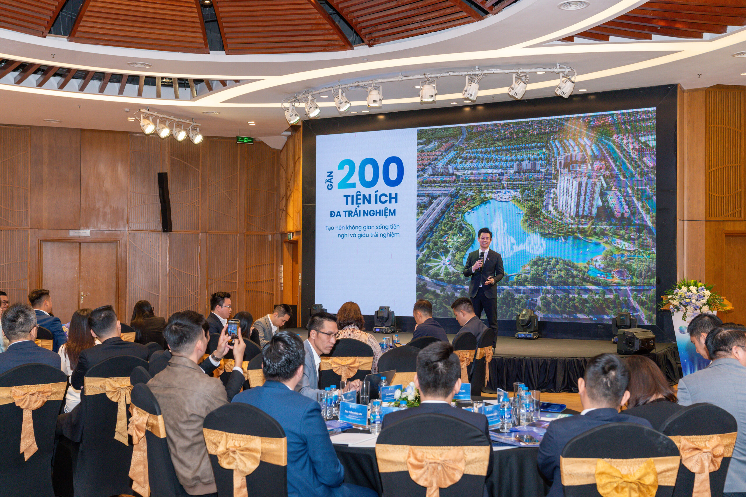 Eurowindow Holding gặp mặt đại lý chiến lược phân phối dự án Eurowindow Light City 2 Ban Lãnh đạo Eurowindow Holding