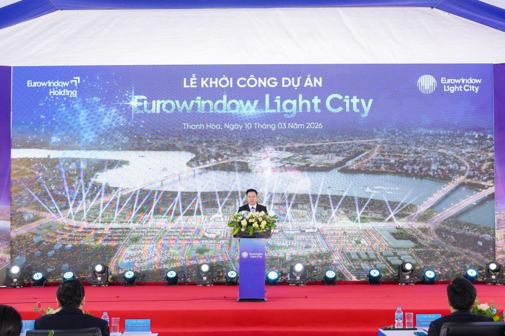 SỰ KIỆN KHỞI CÔNG “THÀNH PHỐ ÁNH SÁNG” EUROWINDOW LIGHT CITY BÊN BỜ SÔNG MÃ 3 Đại diện nhà thầu cam kết triển khai dự án đúng tiến độ và đảm bảo chất lượng.